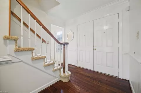 Entry Way - 708 Shadowfield Ct, Chesapeake, VA 23322 photo 2 of 2