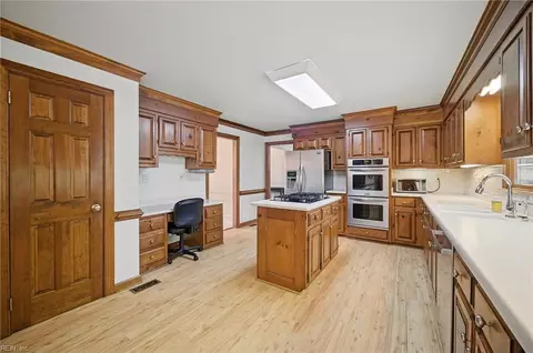 Kitchen - 708 Shadowfield Ct, Chesapeake, VA 23322 photo 1 of 2