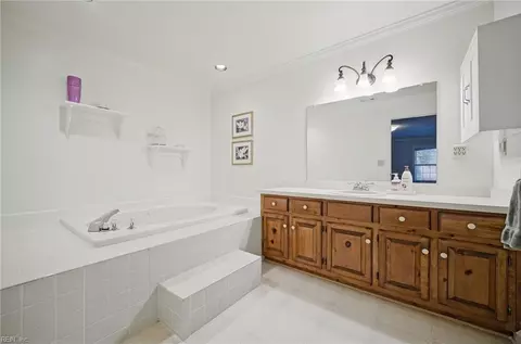 Bath - 708 Shadowfield Ct, Chesapeake, VA 23322 photo 1 of 3
