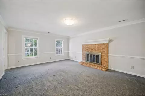 Living - 708 Shadowfield Ct, Chesapeake, VA 23322 photo 3 of 4