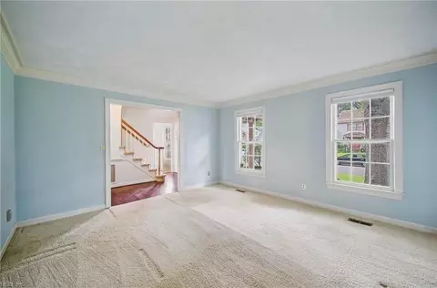 Living - 708 Shadowfield Ct, Chesapeake, VA 23322 photo 4 of 4