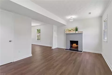 Living - 8 Pasadena Ct, Hampton, VA 23666 photo 1 of 3