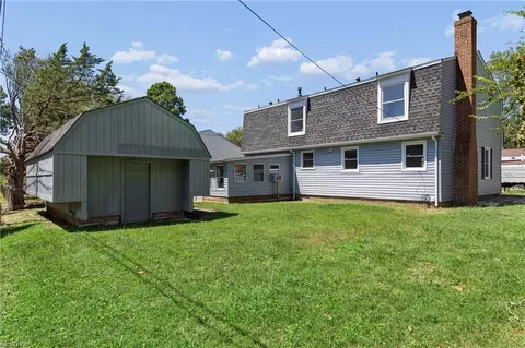 Exterior - 8 Pasadena Ct, Hampton, VA 23666 photo 6 of 7