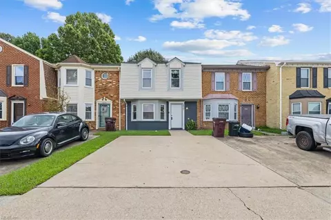 1927 Candlelight Dr, Chesapeake, VA 23325