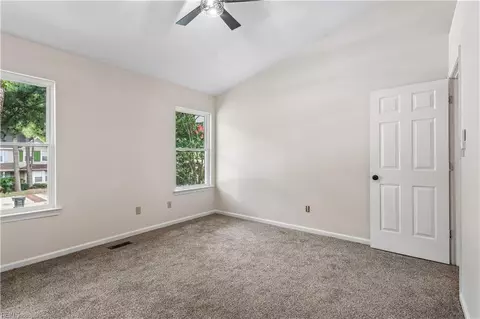 Bedroom - 14 Woodall Dr, Hampton, VA 23666 photo 4 of 8
