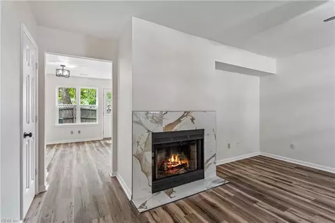 Living - 14 Woodall Dr, Hampton, VA 23666 photo 3 of 5