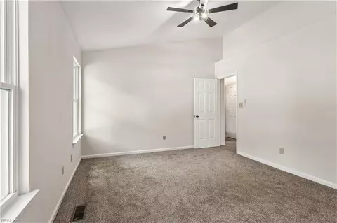 Bedroom - 14 Woodall Dr, Hampton, VA 23666 photo 3 of 8