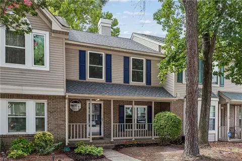 Exterior - 14 Woodall Dr, Hampton, VA 23666 photo 2 of 5