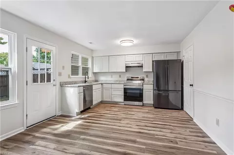 Kitchen - 14 Woodall Dr, Hampton, VA 23666 photo 1 of 6