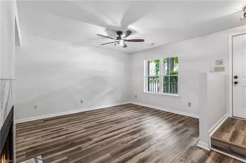 Living - 14 Woodall Dr, Hampton, VA 23666 photo 1 of 5