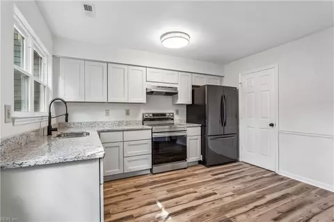 Kitchen - 14 Woodall Dr, Hampton, VA 23666 photo 6 of 6