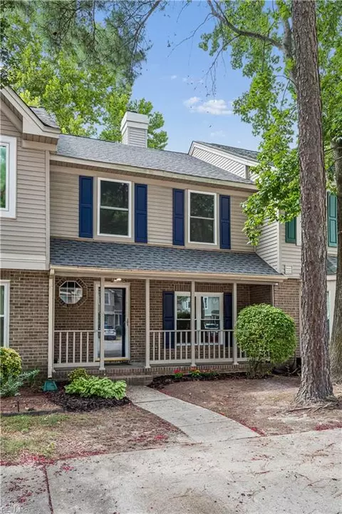 Exterior - 14 Woodall Dr, Hampton, VA 23666 photo 3 of 5
