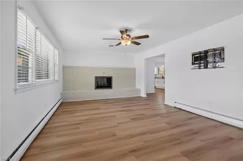 Living - 5941 Lathan Rd, Norfolk, VA 23502 photo 2 of 6
