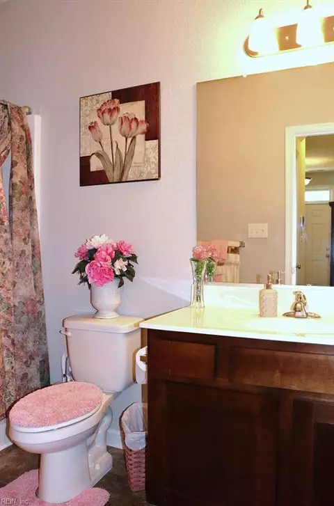 Bath - 515 Waterside Dr #117, Hampton, VA 23666 photo 2 of 12