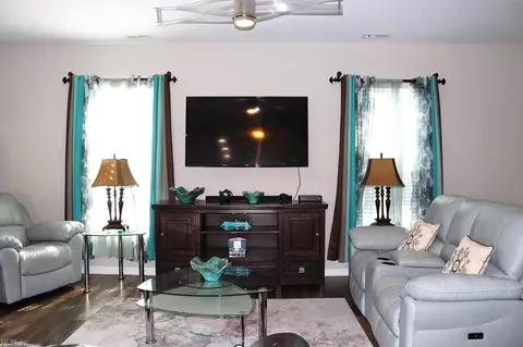 Living - 515 Waterside Dr #117, Hampton, VA 23666 photo 5 of 6