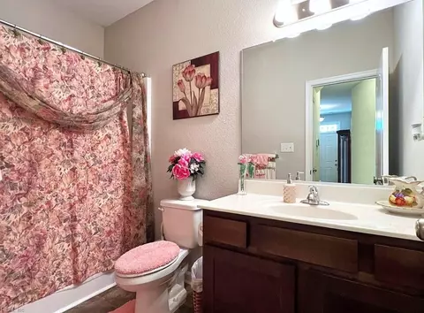 Bath - 515 Waterside Dr #117, Hampton, VA 23666 photo 1 of 12