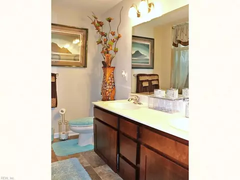 Bath - 515 Waterside Dr #117, Hampton, VA 23666 photo 9 of 12