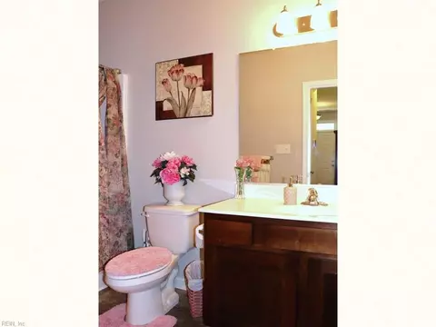 Bath - 515 Waterside Dr #117, Hampton, VA 23666 photo 3 of 12