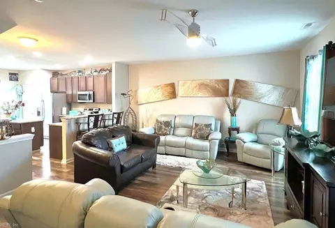 Living - 515 Waterside Dr #117, Hampton, VA 23666 photo 6 of 6