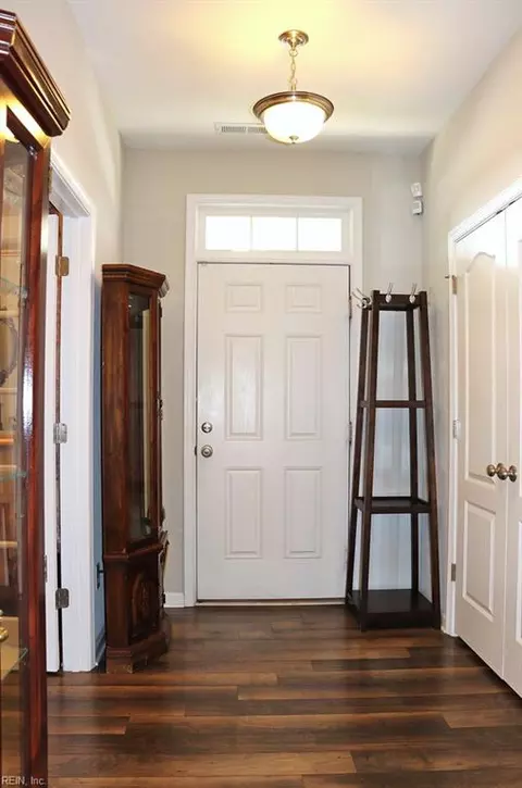 Entry Way - 515 Waterside Dr #117, Hampton, VA 23666 photo 1 of 10