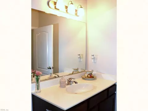 Bath - 515 Waterside Dr #117, Hampton, VA 23666 photo 7 of 12