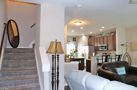 Entry Way - 515 Waterside Dr #117, Hampton, VA 23666 photo 10 of 10