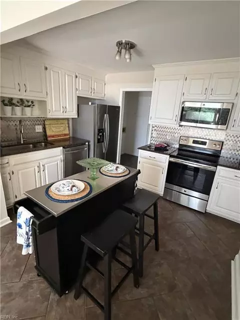 Kitchen - 520 Spring Trce, Williamsburg, VA 23188 photo 1 of 2