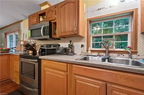 Kitchen - 6807 Short Ln, Gloucester, VA 23061 photo 3 of 3
