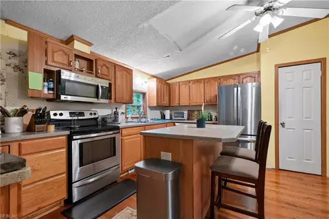 Kitchen - 6807 Short Ln, Gloucester, VA 23061 photo 2 of 3