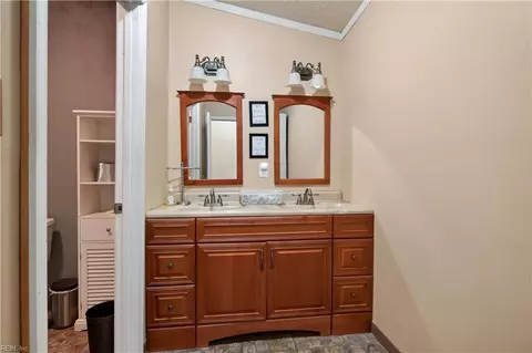 Bath - 6807 Short Ln, Gloucester, VA 23061 photo 3 of 3