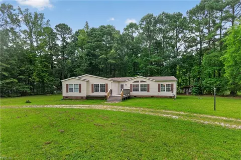 Exterior - 6807 Short Ln, Gloucester, VA 23061 photo 2 of 8