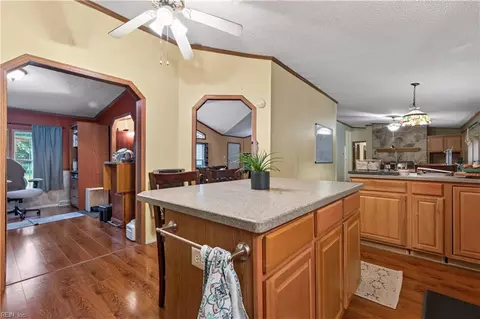 Entry Way - 6807 Short Ln, Gloucester, VA 23061 photo 2 of 4
