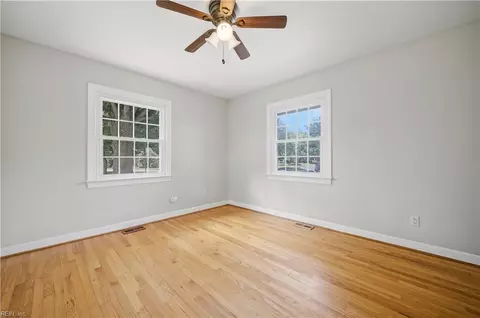 Bedroom - 359 Eppington Cir, Hampton, VA 23669 photo 5 of 7