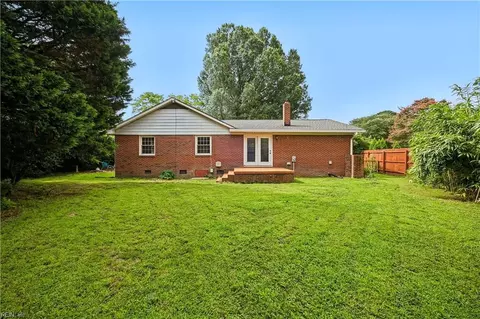 Exterior - 359 Eppington Cir, Hampton, VA 23669 photo 8 of 9