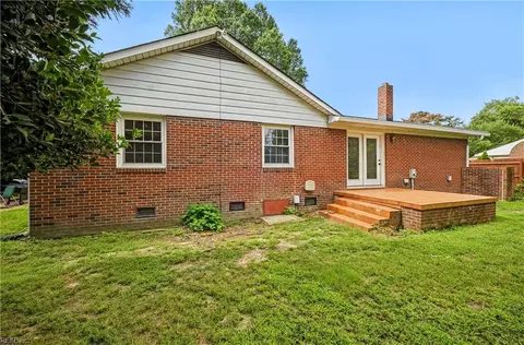 Exterior - 359 Eppington Cir, Hampton, VA 23669 photo 7 of 9