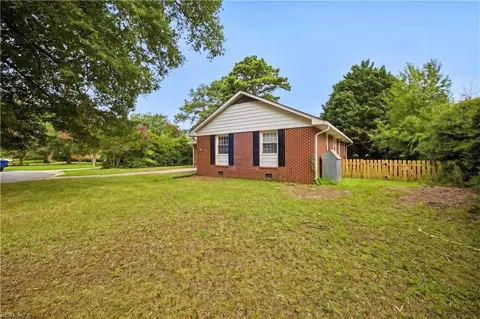 Exterior - 359 Eppington Cir, Hampton, VA 23669 photo 3 of 9