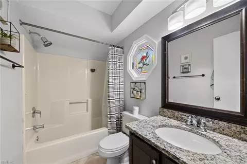 Bath - 11 Rosser Dr, Hampton, VA 23669 photo 1 of 2