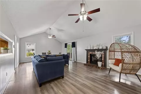 Living - 11 Rosser Dr, Hampton, VA 23669 photo 1 of 1