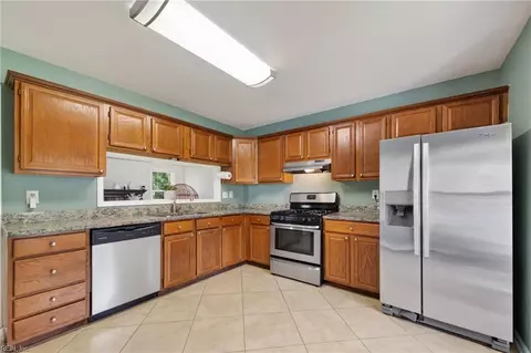 Kitchen - 11 Rosser Dr, Hampton, VA 23669 photo 1 of 3