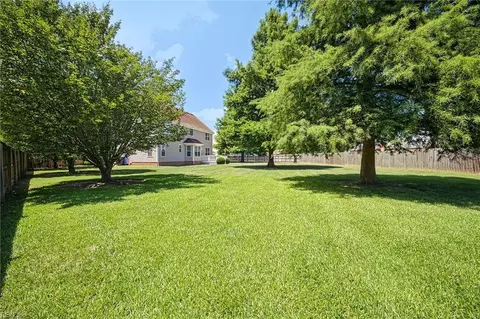 Exterior - 404 Clara Dr, Chesapeake, VA 23320 photo 6 of 11