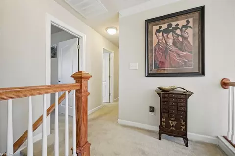 Entry Way - 404 Clara Dr, Chesapeake, VA 23320 photo 4 of 6