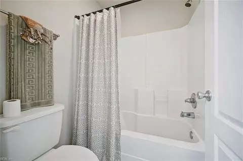 Bath - 404 Clara Dr, Chesapeake, VA 23320 photo 5 of 5