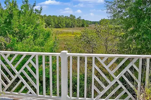 451 Seahorse Rn Run, Chesapeake, VA 23320