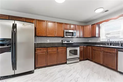 4116 Eastham Rd, Virginia Beach, VA 23453