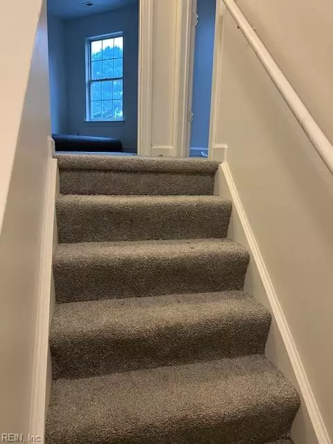 Entry Way - 224 Springbrook Ln, Chesapeake, VA 23320 photo 5 of 7