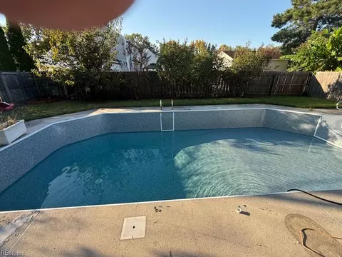 Exterior - 224 Springbrook Ln, Chesapeake, VA 23320 photo 8 of 12
