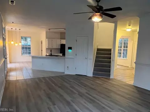 Living - 224 Springbrook Ln, Chesapeake, VA 23320 photo 2 of 2