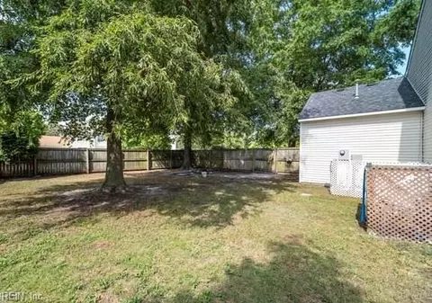 Exterior - 224 Springbrook Ln, Chesapeake, VA 23320 photo 11 of 12
