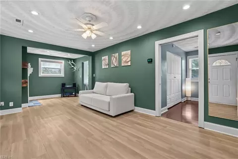 Entry Way - 159 Burrage Rd, Norfolk, VA 23503 photo 1 of 2