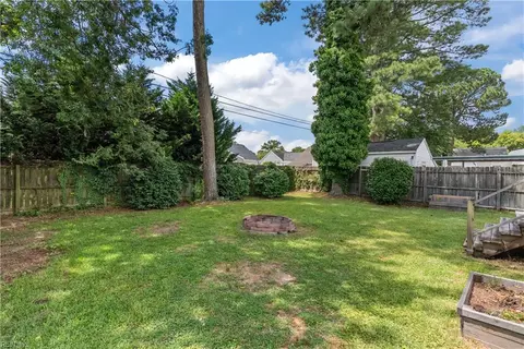 Exterior - 159 Burrage Rd, Norfolk, VA 23503 photo 2 of 4
